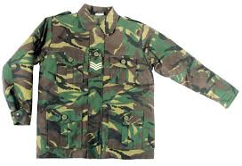 Katonai ruházat