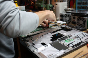 A laptop szerviz visszautasíthatja a javítást